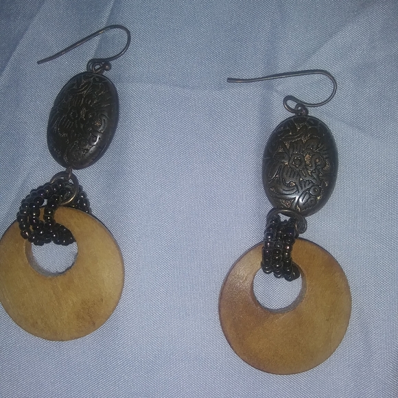Earrings - Picture 15 of 16